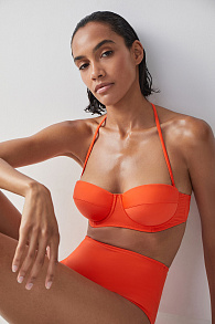 Купальный топ-бандо на косточках